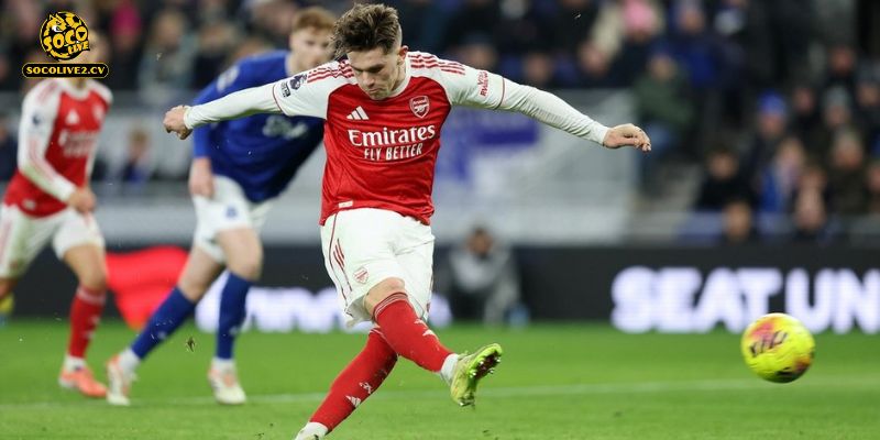 Hàng công hủy diệt của Arsenal quyết tâm "bắn phá" khung thành Everton để củng cố ngôi đầu bảng